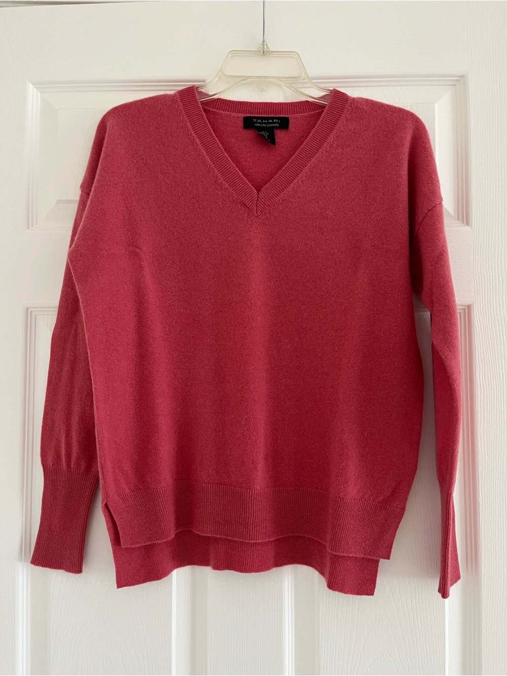 Tahari CASHMERE V-Neck Sweater - Rose